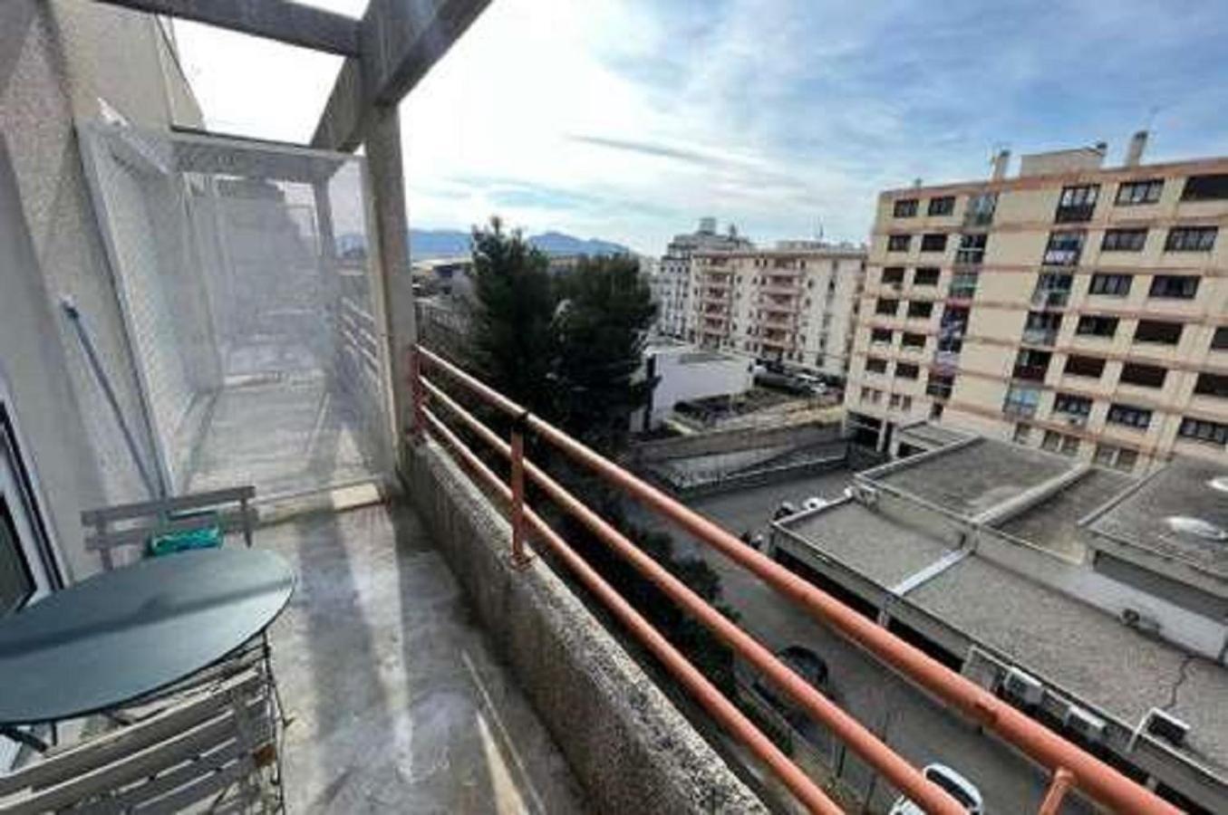 Beau studio , ensoleillé, Wifi, etage 5 ascenceur Marselha Exterior foto