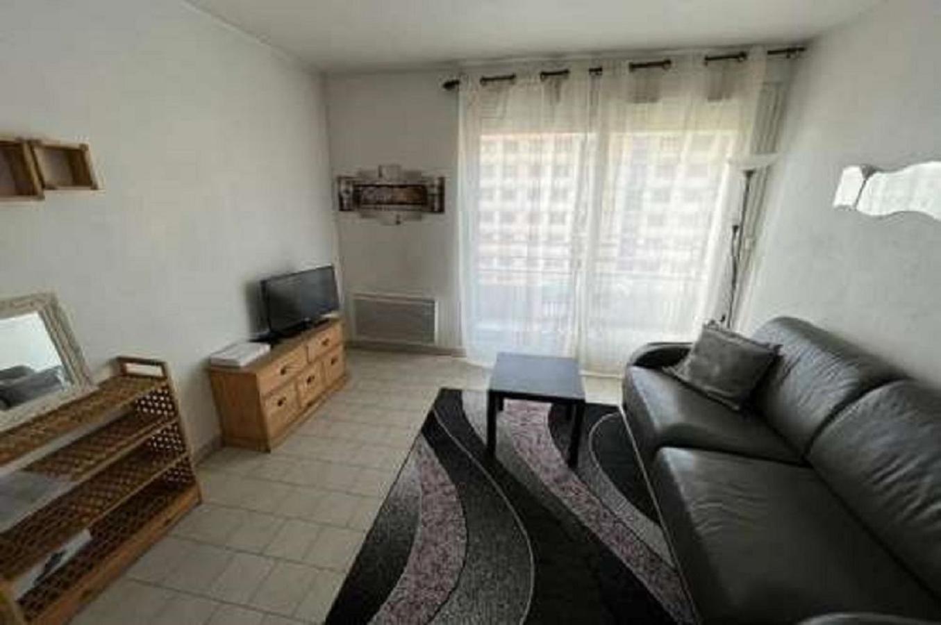 Beau studio , ensoleillé, Wifi, etage 5 ascenceur Marselha Exterior foto